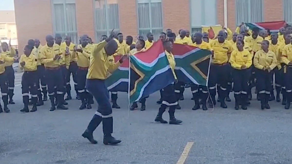 South African Firefighters Sing, Dance In Canada