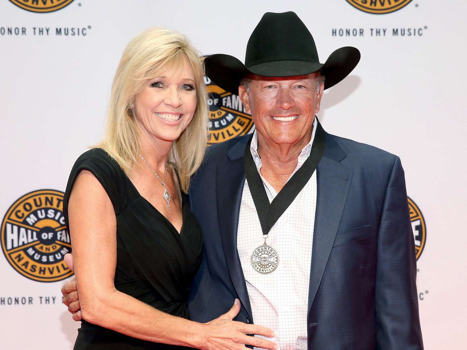 did george strait's wife passed away