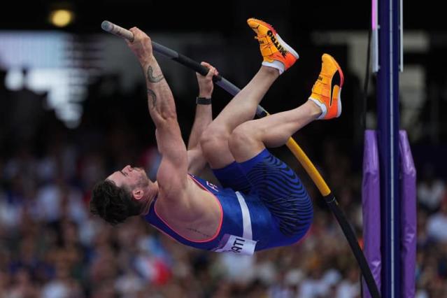 french pole vaulter video